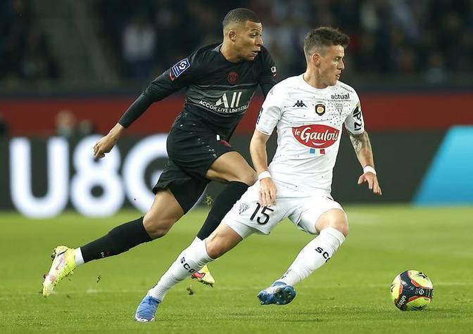 法甲保级与欧战之争：昂热主场力拼，斯特拉斯堡客场争胜